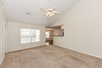 4012 Deer Run Trace in Spring Hill, TN - Building Photo - Building Photo