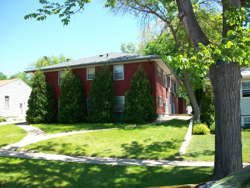 1129 N 3rd St in Bismarck, ND - Building Photo