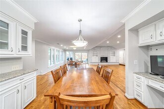 3825 Echo Brook Ln in Dallas, TX - Foto de edificio - Building Photo