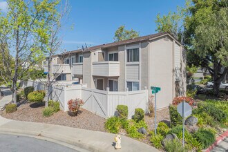 34350 Enea Cmn in Fremont, CA - Foto de edificio - Building Photo