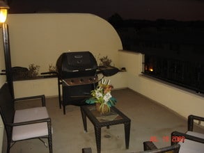 5255 Hermitage Ave in Valley Village, CA - Foto de edificio - Building Photo