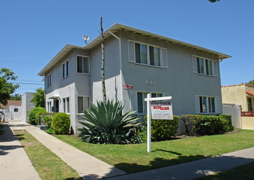 12737 Venice Blvd in Los Angeles, CA - Building Photo