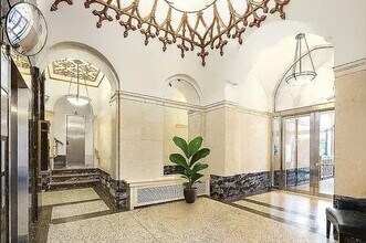 315 Seventh Avenue in New York, NY - Building Photo - Building Photo