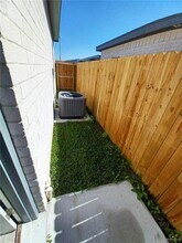 1630 Playa Dr, Unit 3 in Weslaco, TX - Building Photo - Building Photo
