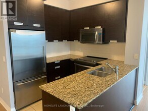 55 Eglinton Ave W in Mississauga, ON - Building Photo - Building Photo