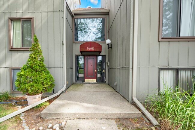 9601 Bayview Dr in Ypsilanti, MI - Building Photo - Building Photo