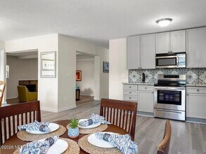 2833 Emily Ln in Jacksonville, FL - Building Photo - Building Photo