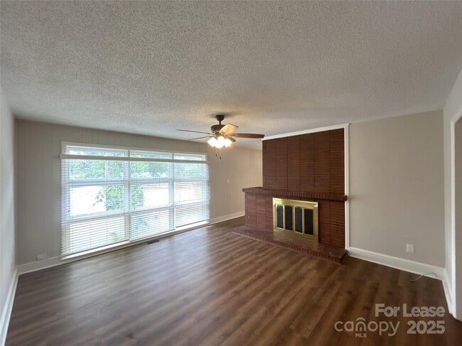 3847 Whitehall Dr in Charlotte, NC - Building Photo - Building Photo