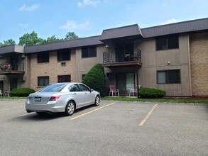 2 Strawberry Bank Rd in Nashua, NH - Building Photo - Building Photo