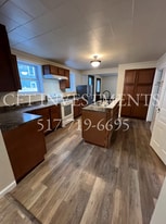 724 N Cochran Ave in Charlotte, MI - Building Photo