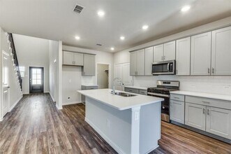 4802 Hunter Hurst Dr in McKinney, TX - Building Photo - Building Photo