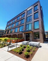 Maple Leaf Flats in Seattle, WA - Building Photo