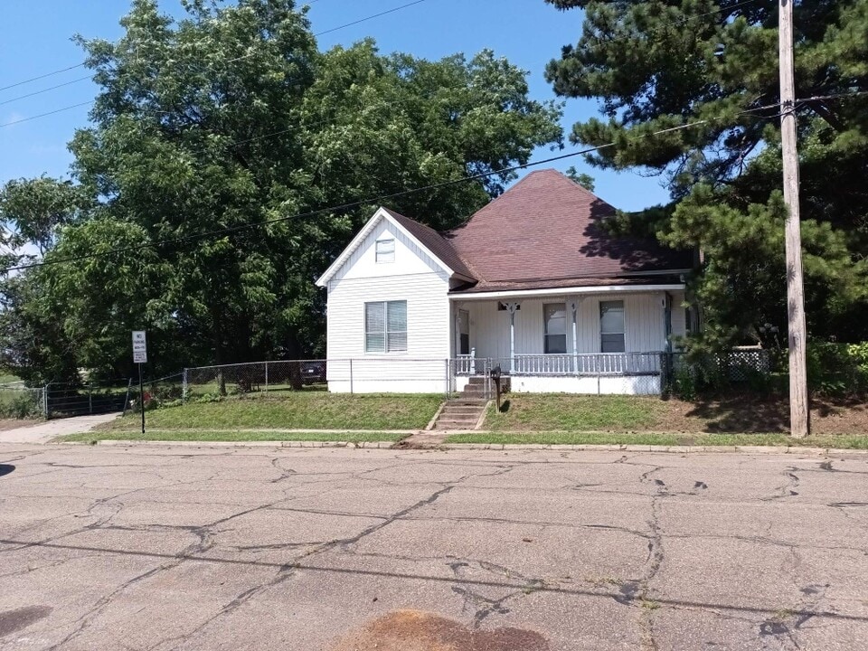 315 Grand Ave in Texarkana, AR - Foto de edificio