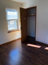 4214 N Wilson Dr, Unit 5 in Shorewood, WI - Building Photo - Building Photo