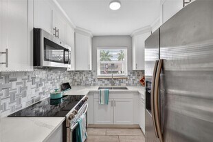 419 S Crescent Dr in Hollywood, FL - Building Photo