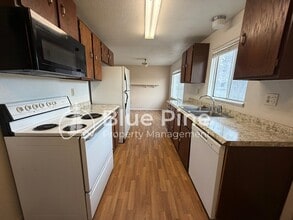 2895 Meadow Ln in Ammon, ID - Building Photo - Building Photo