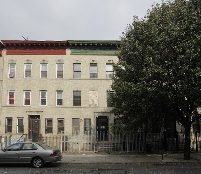 739 MacDonough St in Brooklyn, NY - Building Photo - Building Photo