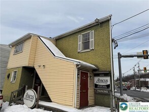 100 W Main St in Bath, PA - Building Photo - Building Photo