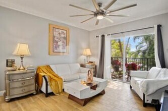 2204 Tuscany Way, Unit 2204 in Boynton Beach, FL - Foto de edificio - Building Photo