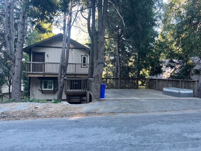 23878 Lakeview Dr in Crestline, CA - Building Photo - Building Photo