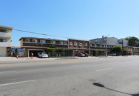 14735 Roscoe Blvd in Panorama City, CA - Foto de edificio - Building Photo