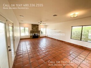 1306 E Sunburst Ln in Tempe, AZ - Building Photo - Building Photo
