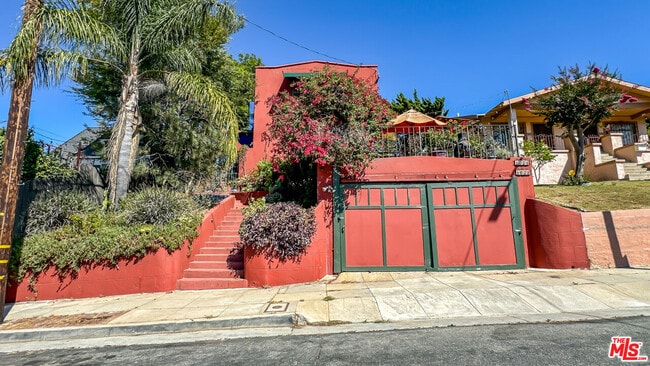 1024 Coronado Terrace in Los Angeles, CA - Building Photo - Building Photo