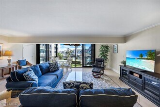 2900 Gulf Shore Blvd N in Naples, FL - Building Photo - Building Photo