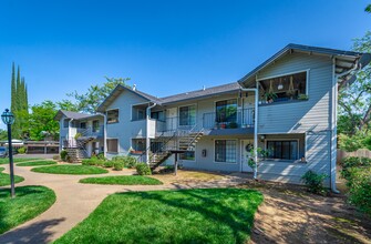 Cameo Village in Chico, CA - Foto de edificio - Building Photo