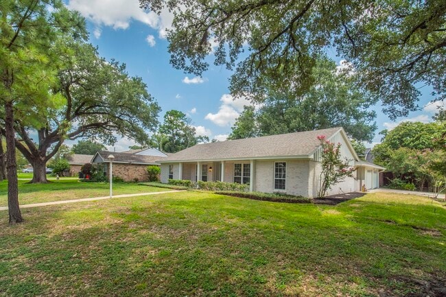 2002 Ottawa Ln in Houston, TX - Foto de edificio - Building Photo