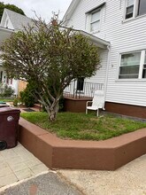 76 Erie St, Unit Second floor in Woonsocket, RI - Foto de edificio - Building Photo