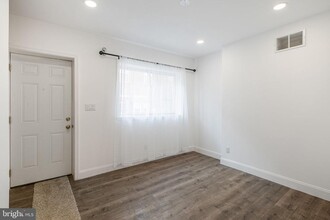 1219 Montrose St in Philadelphia, PA - Building Photo - Building Photo