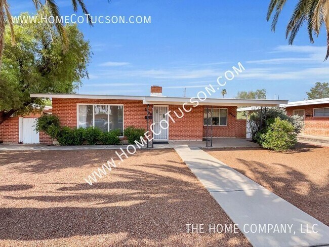 property at 3238 E Hawthorne St