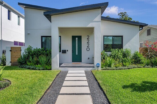 2220 2nd Ave N in St. Petersburg, FL - Building Photo - Building Photo