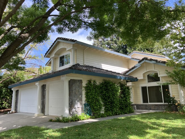 property at 659 Sun Tree Ct