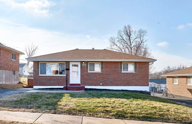 9530 Cote Brilliante Ave in Overland, MO - Building Photo - Building Photo