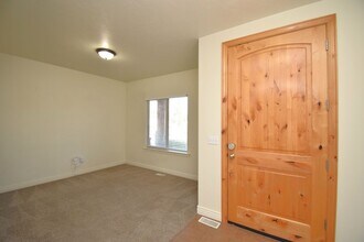 3397 W Chatel Dr in Riverton, UT - Building Photo - Building Photo