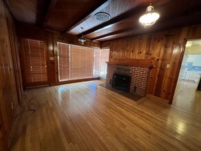 116 E Myrtle Ave in Reedley, CA - Building Photo - Building Photo