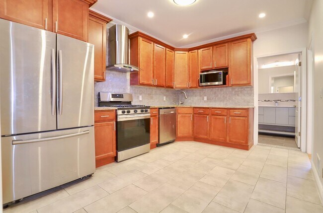 property at 106 Poplar St