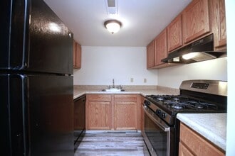 Brighton Apartments in St. Louis, MO - Foto de edificio - Building Photo