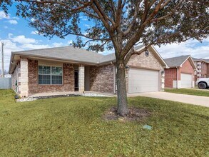 4816 Blue Top Dr in Fort Worth, TX - Building Photo - Building Photo