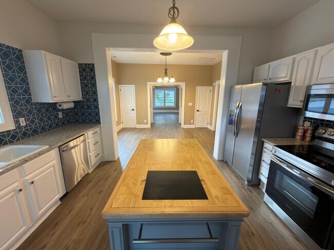 302 N Sumner St in Selma, NC - Building Photo - Building Photo