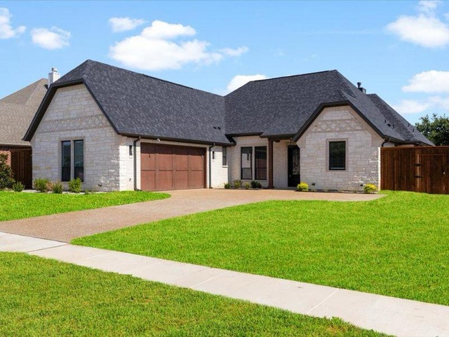 property at 8101 Oak Hollow Dr