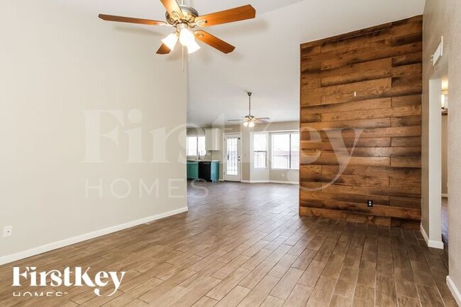 4237 W Grovers Ave in Glendale, AZ - Building Photo - Building Photo