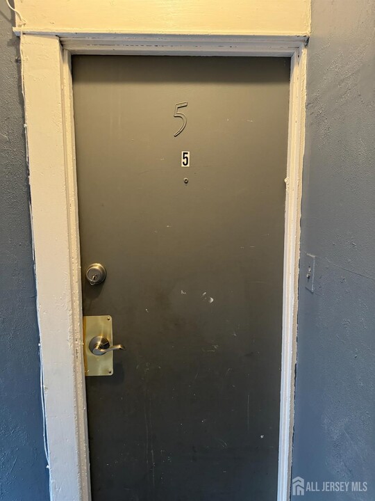 312 N 3rd Ave in Highland Park, NJ - Building Photo