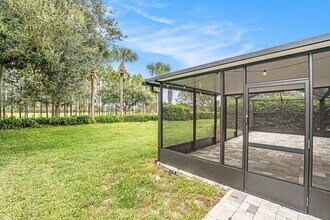 2803 Winglewood Cir in Lutz, FL - Building Photo - Building Photo