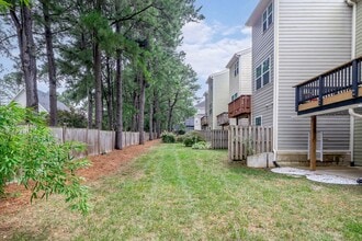 1203 Heritage Links Dr in Wake Forest, NC - Foto de edificio - Building Photo
