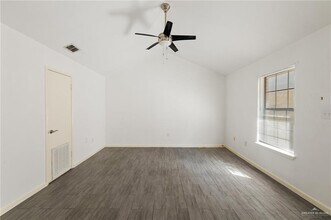 901 Galveston Ave in McAllen, TX - Building Photo - Building Photo