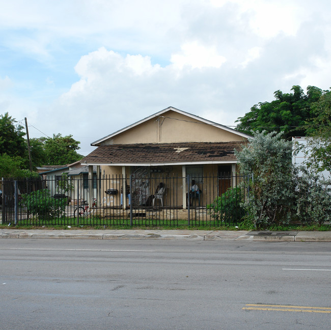 7622 N Miami Ave in Miami, FL - Building Photo - Building Photo