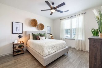 The Groves at Lake Juliana in Auburndale, FL - Building Photo - Building Photo